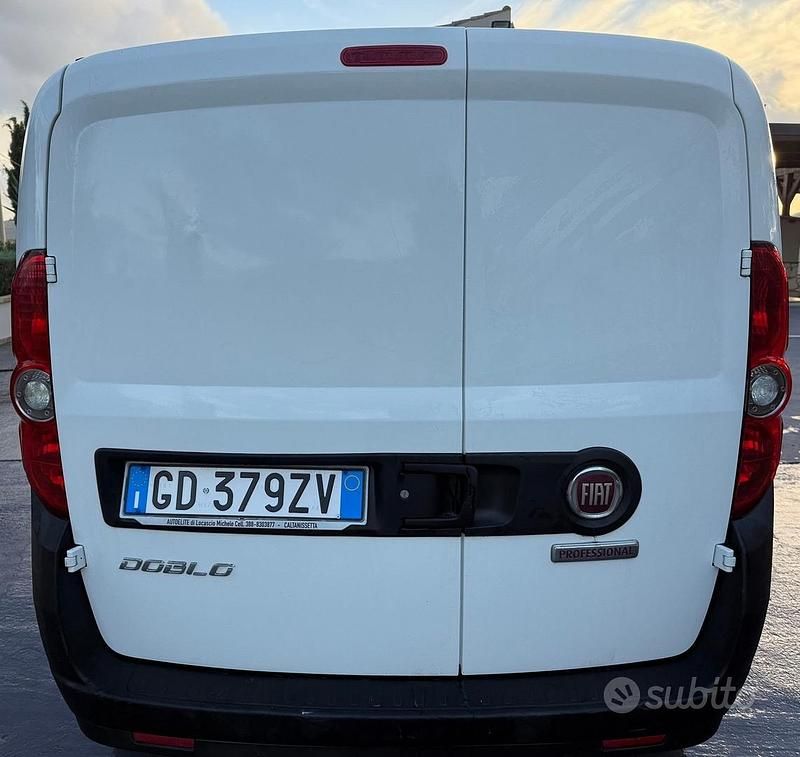 Usata Fiat Doblò Easy 120 CV (88 kW) 2021 Bianco Monovolume