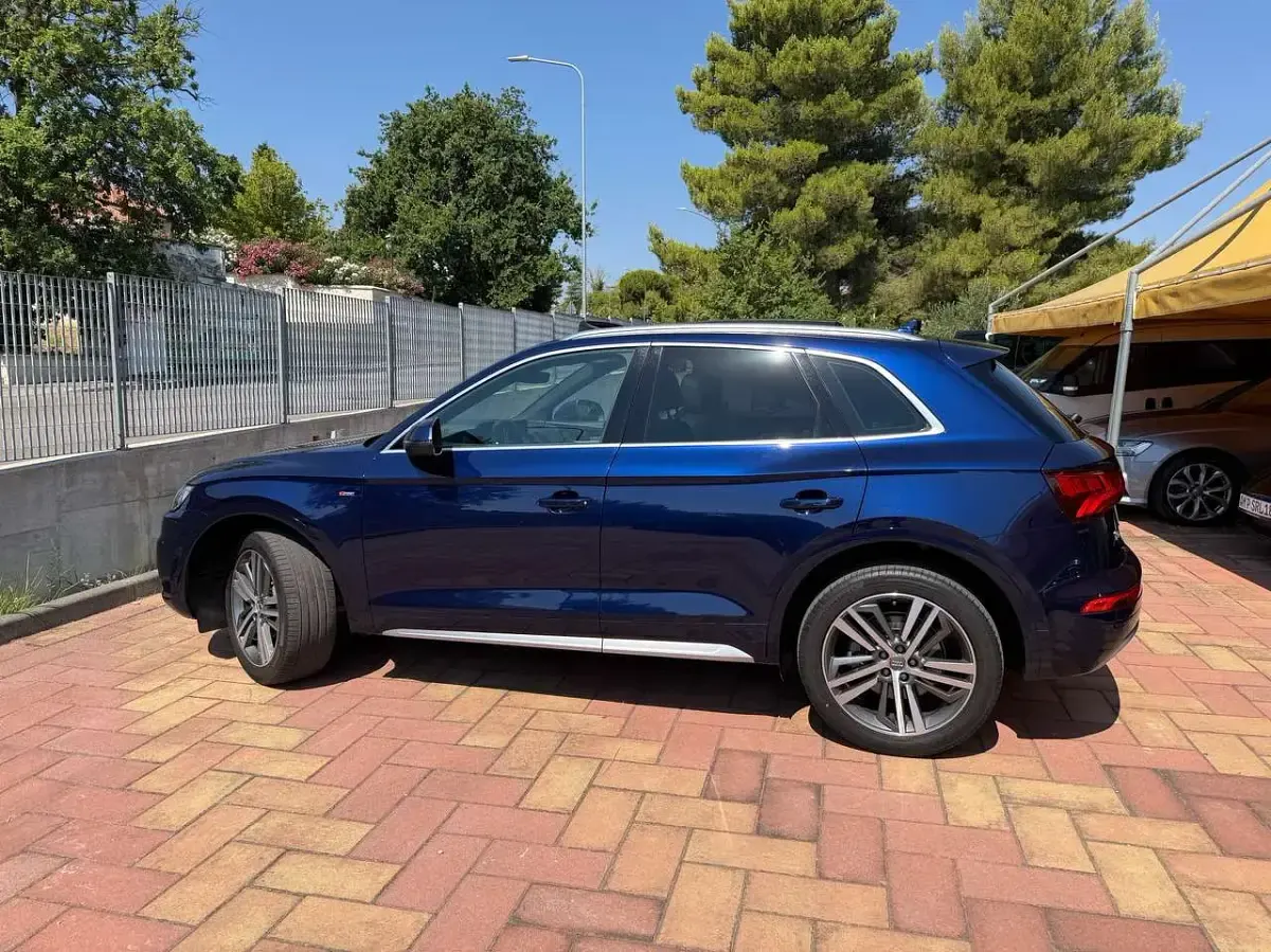 Usata Audi Q5 S-line plus 190 CV (139 kW) 2017 Blu navarra SUV