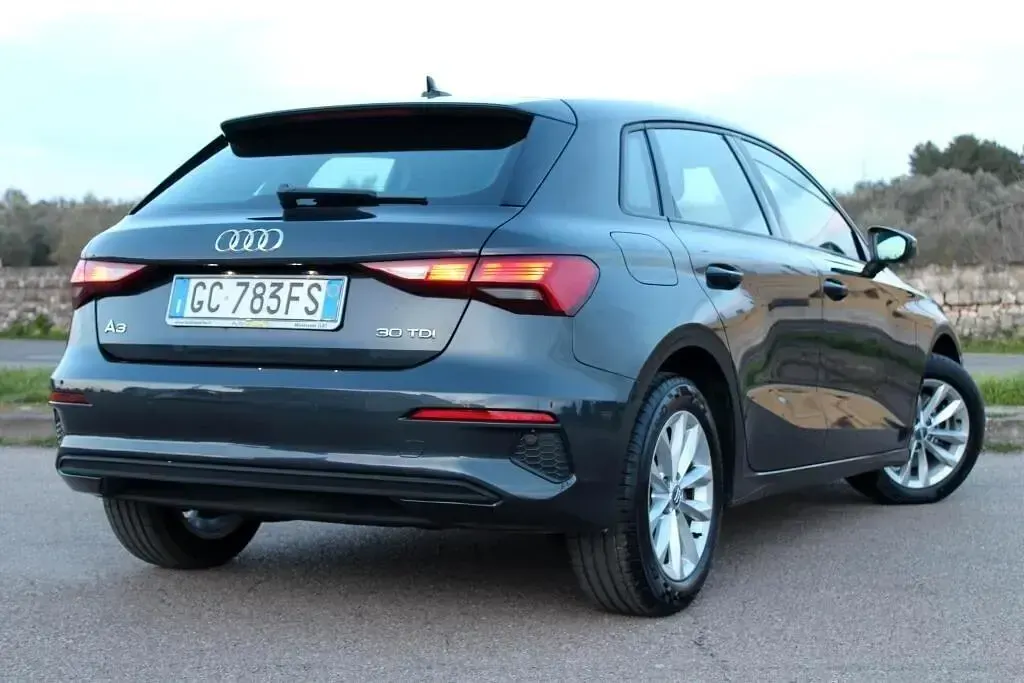 Usata Audi A3 116 CV (85 kW) 2020 Grigio Berlina