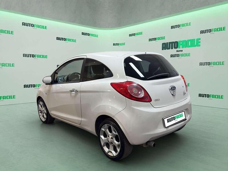 Usata Ford Ka Titanium 75 CV (55 kW) 2011 Bianco Utilitaria