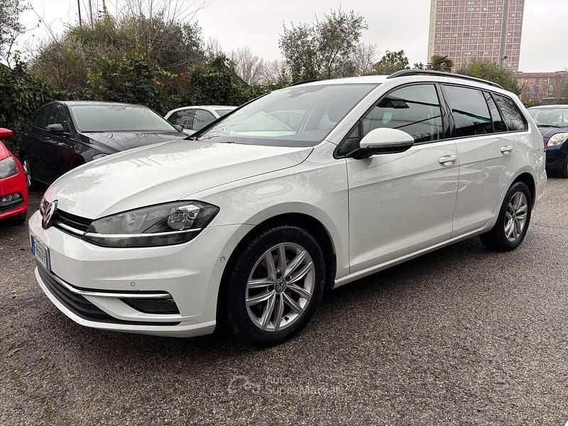 Bianco Nuova 2025 VW Golf VIII Highline Station wagon | 5700 € (Buon prezzo) - Immagine 1/4