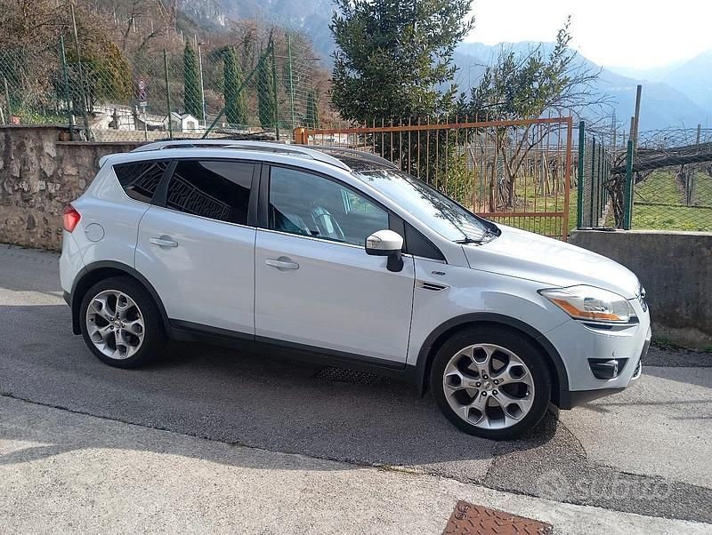 Usata Ford Kuga 163 CV (119 kW) 2010 Bianco SUV