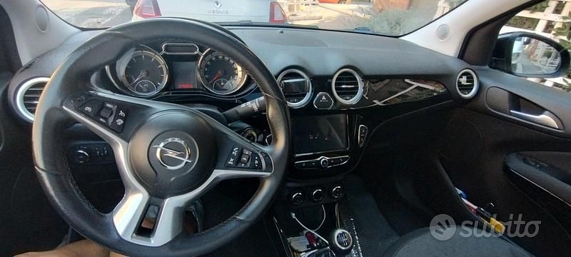 Usata Opel Adam 69 CV (50 kW) 2018 Rosso Utilitaria