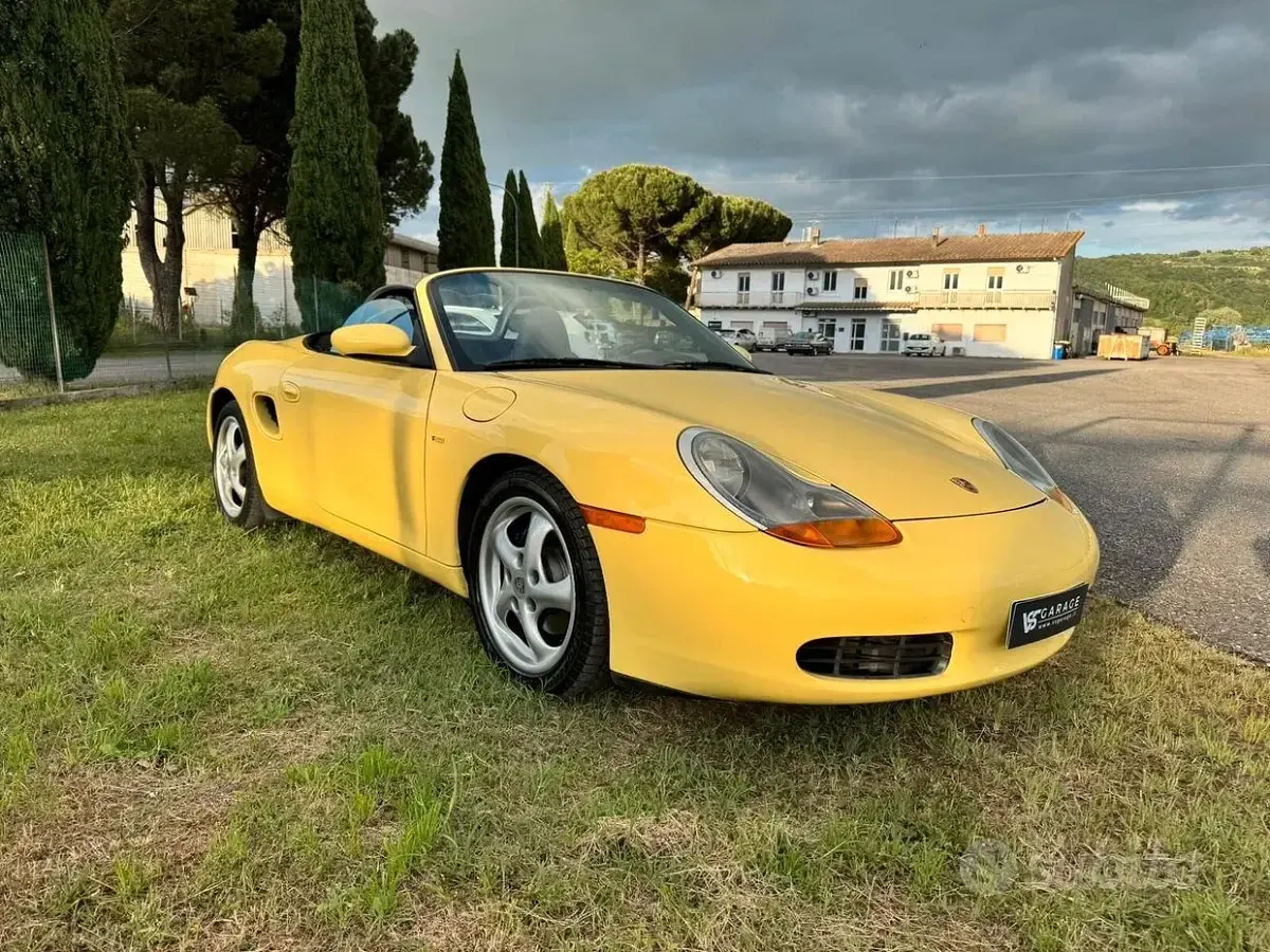 Usata Porsche Boxster 204 CV (150 kW) 1997 Giallo Cabrio