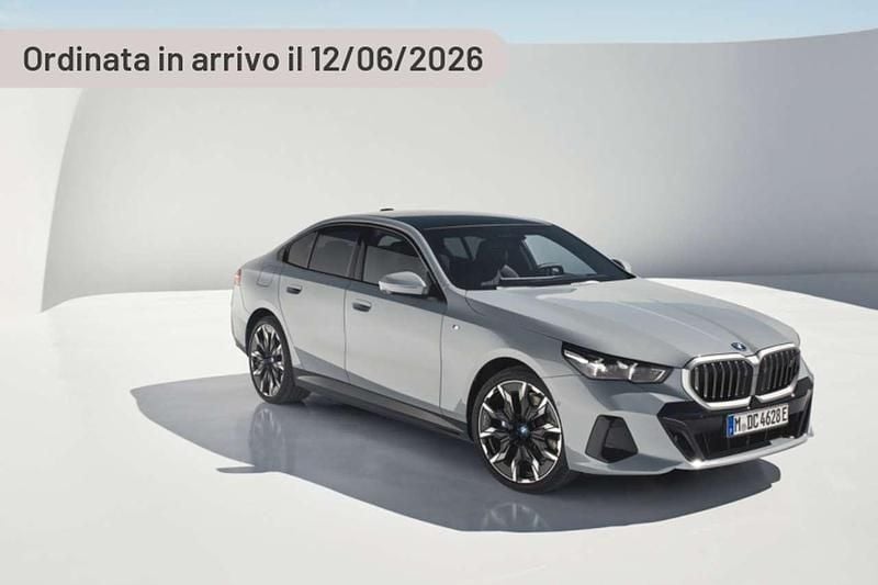 Argento Usata 2024 BMW i5 M Sport Tre volumi | 80.570 € (Molto cara) - Immagine 1/1