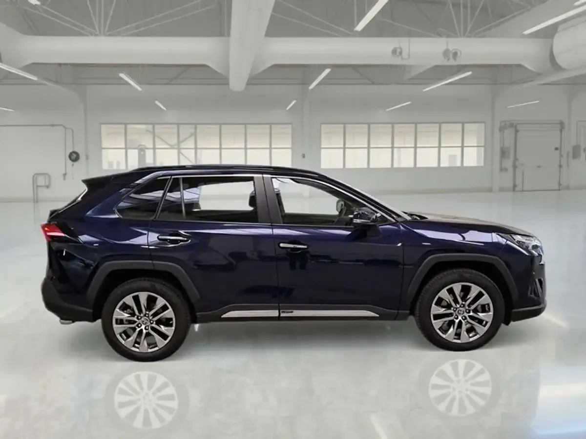 Usata Toyota RAV4 Hybrid Lounge 178 CV (130 kW) 2022 Blu SUV
