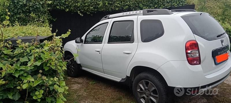 Usata Dacia Duster 109 CV (80 kW) 2014 Bianco Berlina