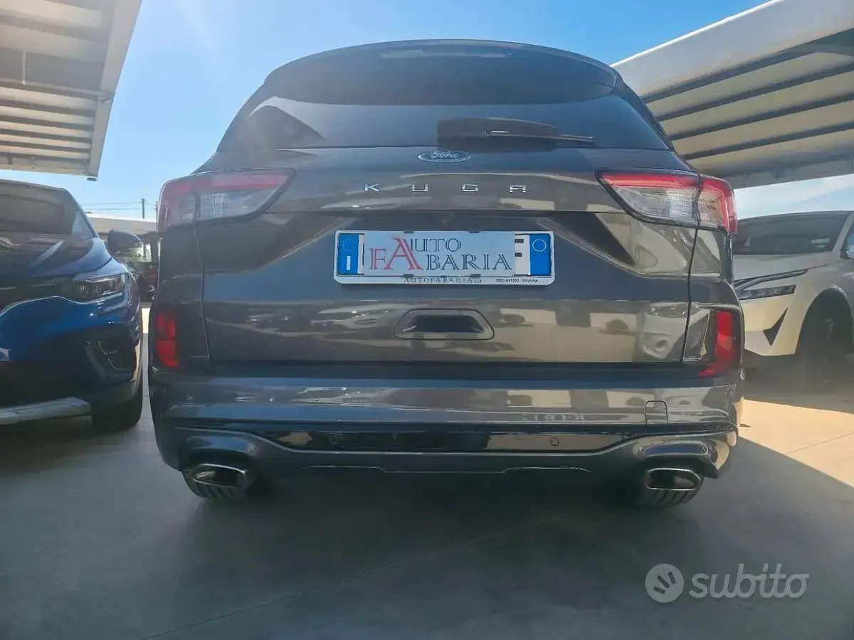 Usata Ford Kuga ST-Line 120 CV (88 kW) 2022 Grigio SUV