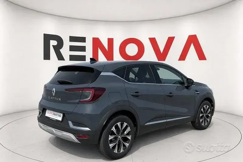 Usata Renault Captur Techno 101 CV (74 kW) 2023 Blu SUV
