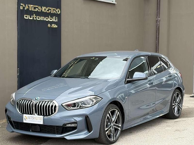 Grigio Usata 2021 BMW 120 M Sport Due volumi | 27.999 € (Buon prezzo) - Immagine 1/4
