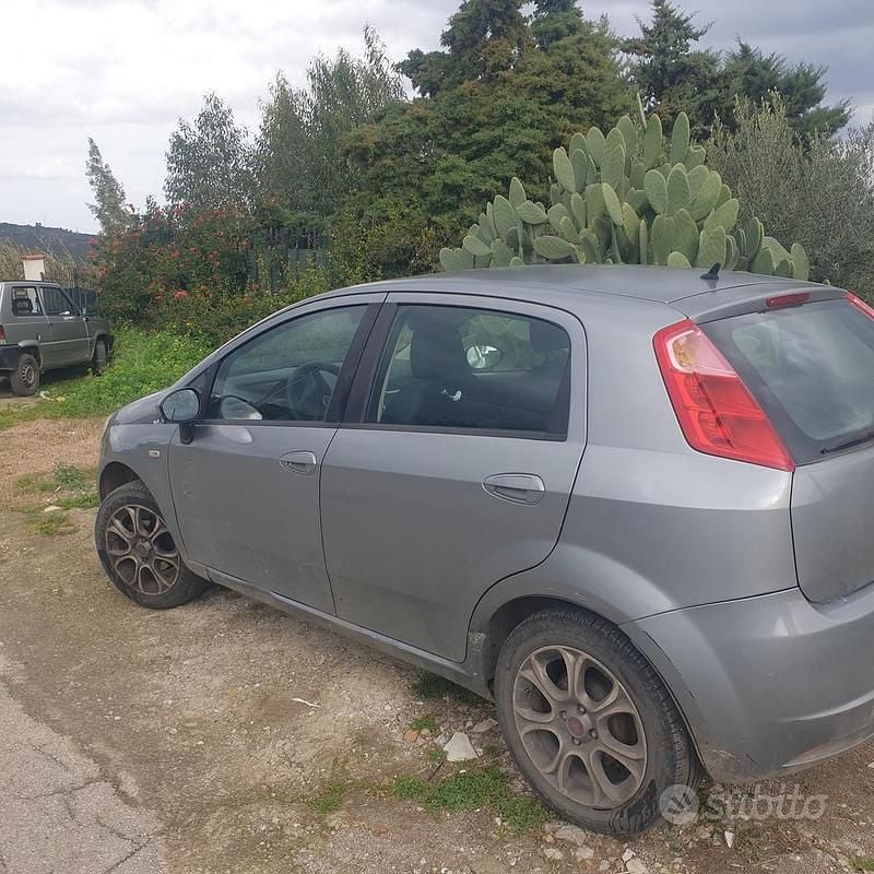 Usata Fiat Grande Punto 2009 Grigio Utilitaria