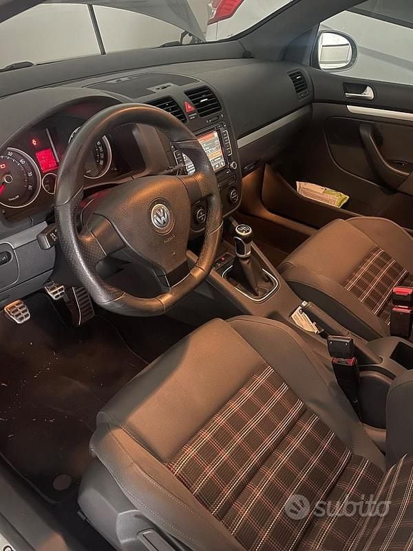 Usata VW Golf V GTI 200 CV (147 kW) 2007 Berlina