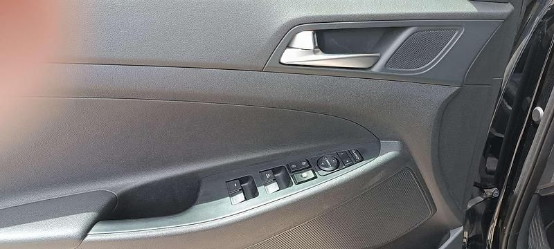 Second-hand Hyundai Tucson Xpossible 141 CP (103 kW) 2017 Negru SUV