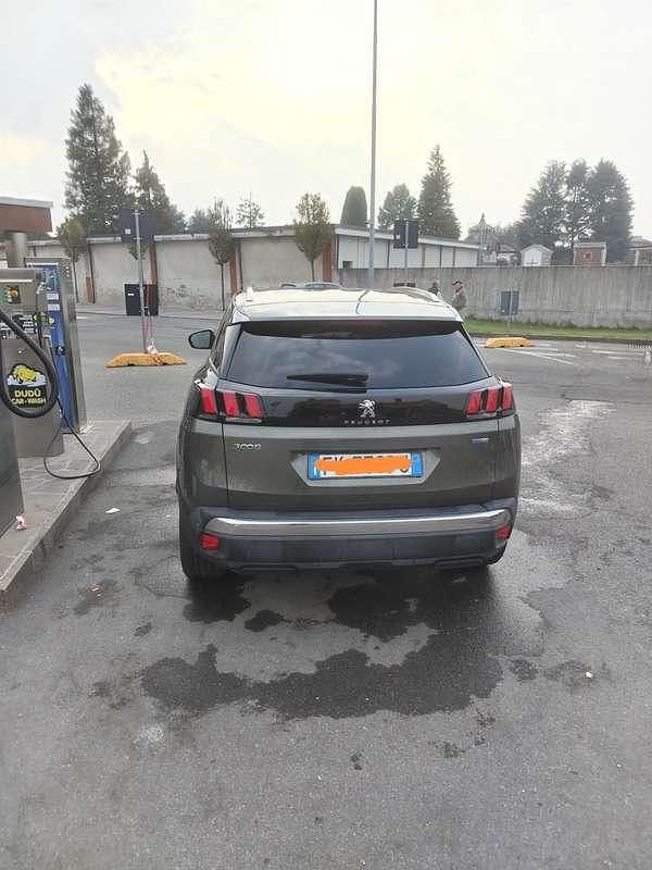 Usata 2017 Peugeot 3008 Access SUV | 11.000 € (Cara) - Immagine 1/3