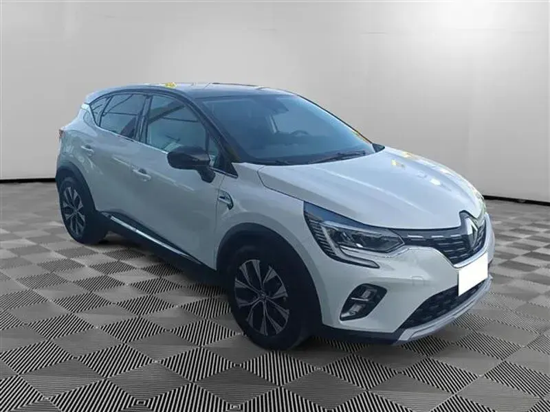 Usata Renault Captur Techno 145 CV (106 kW) 2023 Bianco SUV