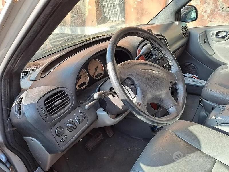 Usata Chrysler Grand Voyager 150 CV (110 kW) 2005 Monovolume
