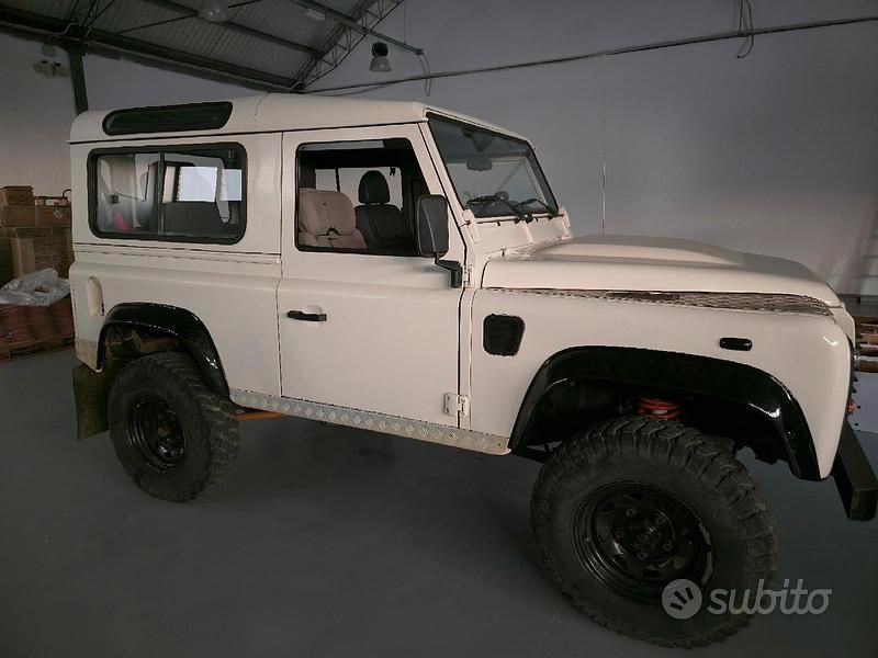 Gebraucht Land Rover Defender 86 PS (63 kW) 2009 Weiß SUV
