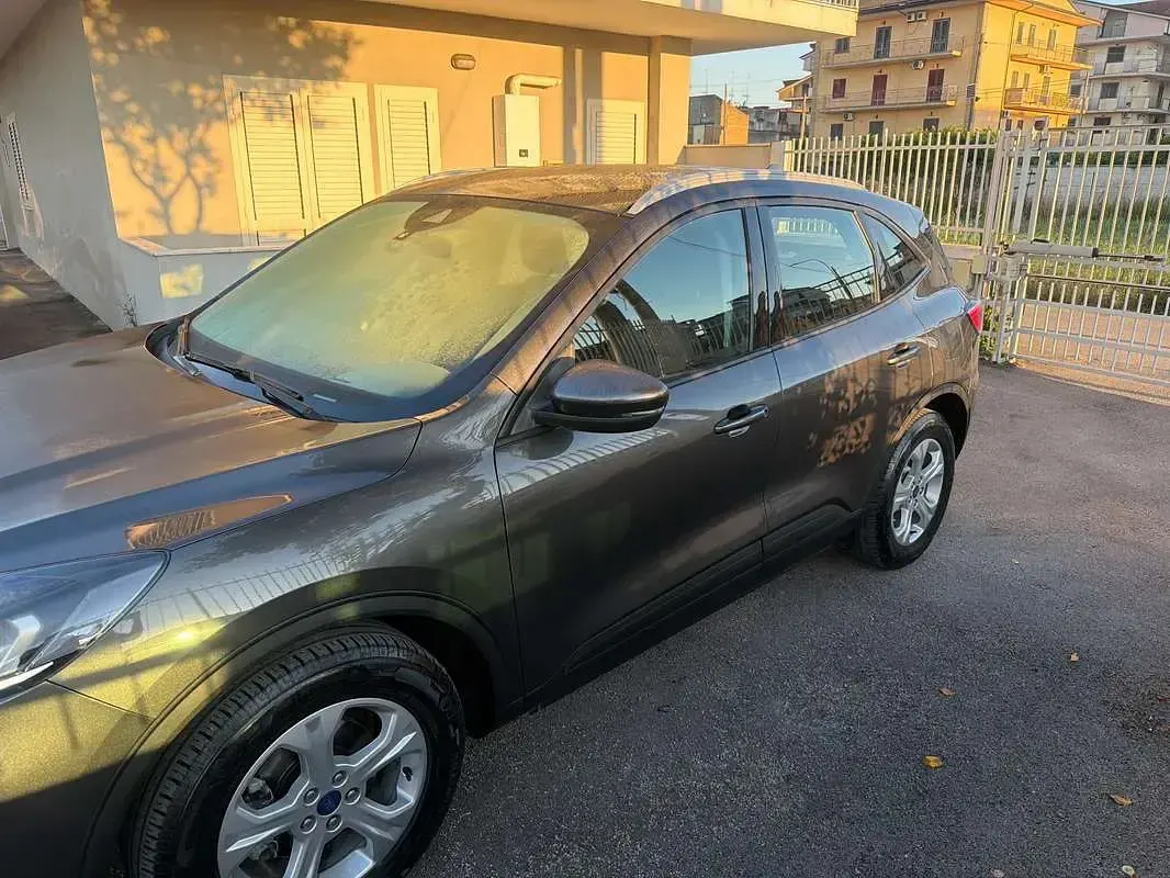 Usata Ford Kuga 120 CV (88 kW) 2021 Grigio SUV