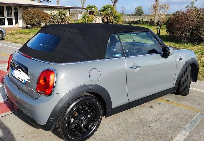 Usata Mini Cooper D Cabriolet 116 CV (85 kW) 2017 Cabrio