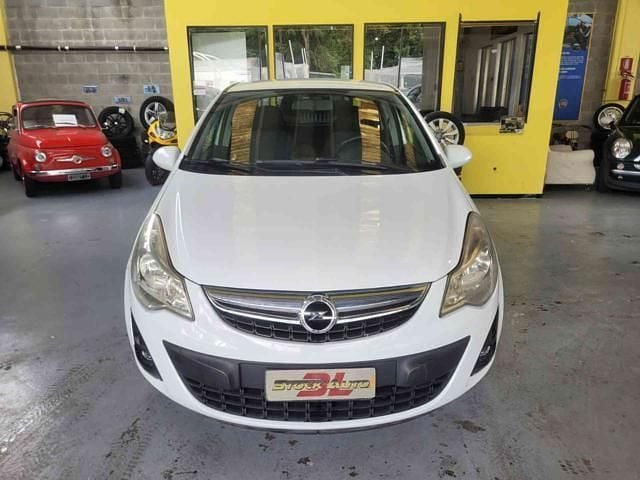 Usata Opel Corsa 95 CV (69 kW) 2011 Bianco Berlina