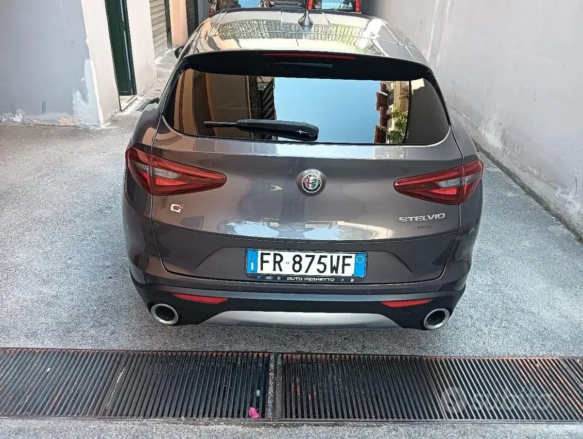 Usata Alfa Romeo Stelvio 210 CV (154 kW) 2018 Grigio SUV