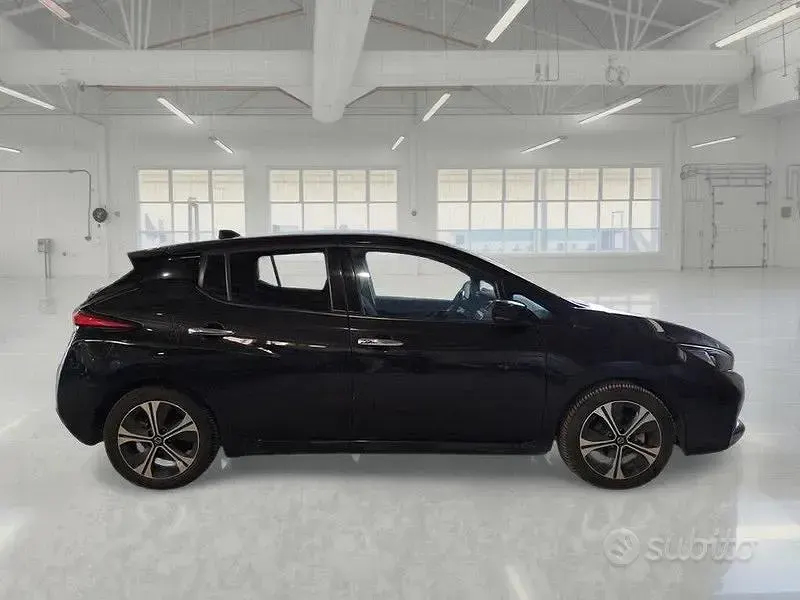 Gebraucht Nissan Leaf 89 kW (122 PS) 2021 Schwarz Kleinwagen