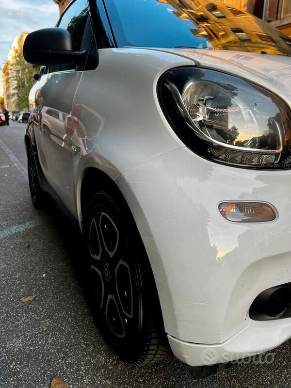 Usata Smart ForTwo Coupé 61 CV (44 kW) 2017 Utilitaria