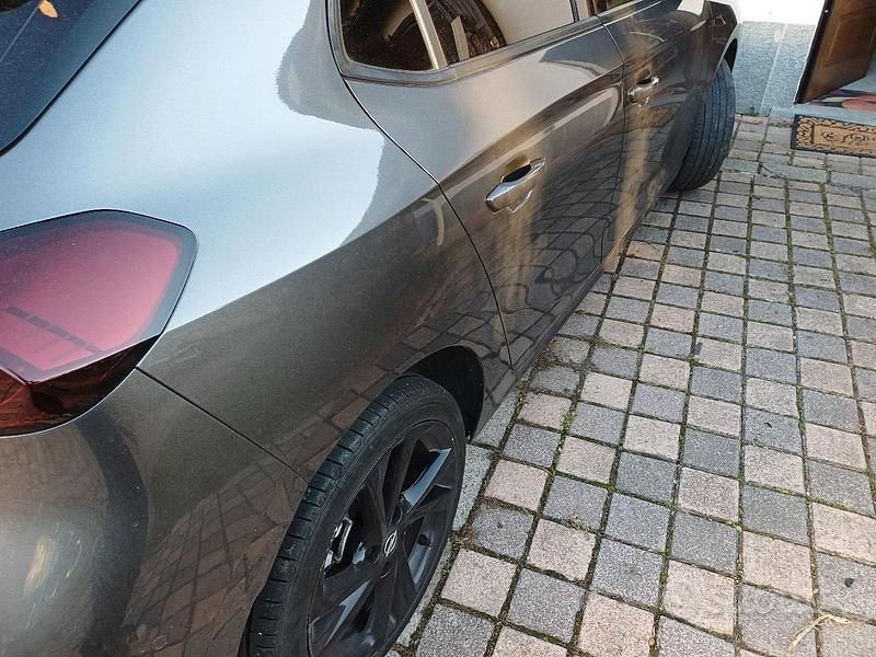 Usata Opel Corsa GS Line 101 CV (74 kW) 2020 Grigio Berlina