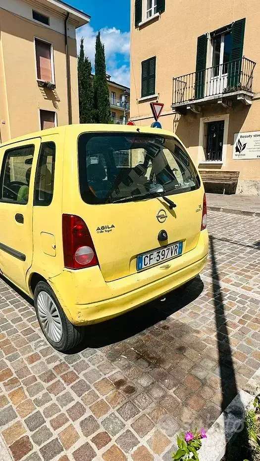 Usata Opel Agila 75 CV (55 kW) 2003 Giallo Monovolume