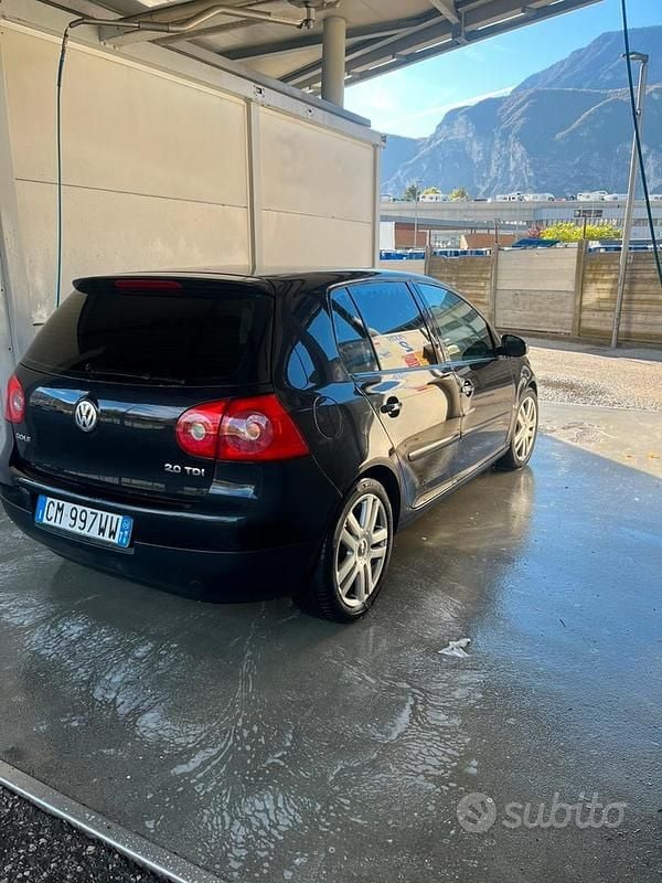 Usata VW Golf V 2003 Nero Utilitaria