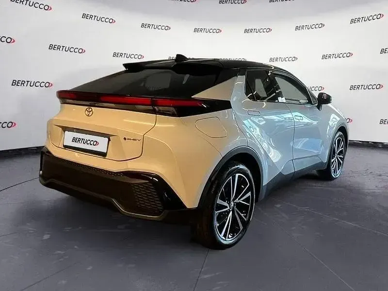 Usata Toyota C-HR Lounge 223 CV (164 kW) 2025 Bianco SUV
