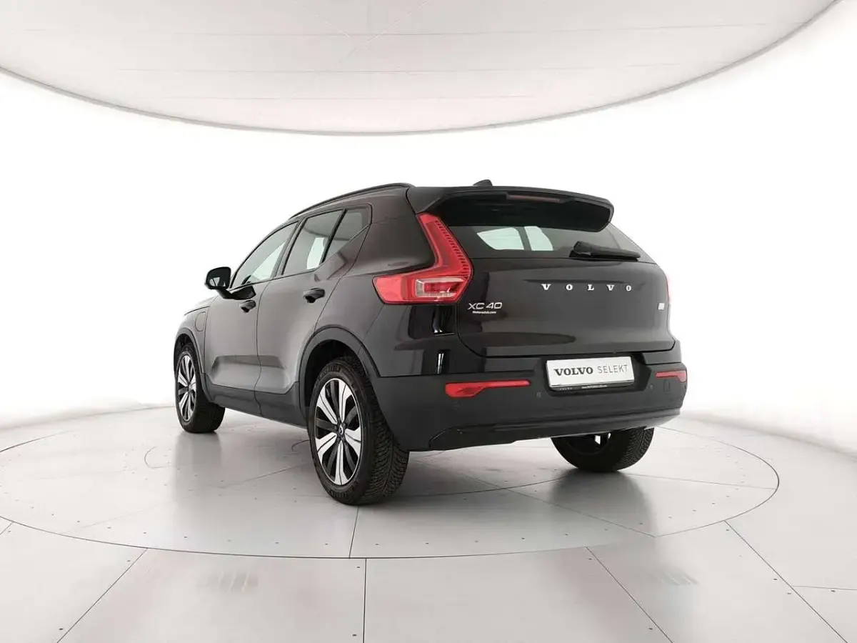 Usata Volvo XC40 Plus 129 CV (94 kW) 2022 Nero SUV