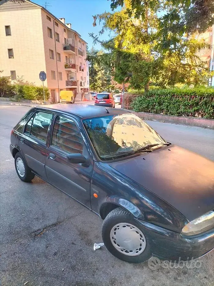 Usata Ford Fiesta 75 CV (55 kW) 1997 Nero Utilitaria
