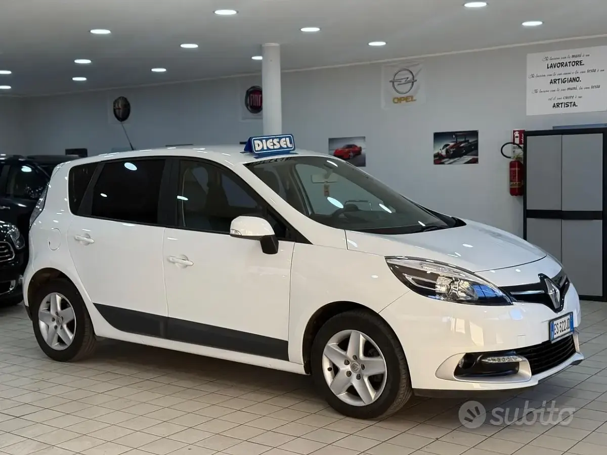Usata Renault Scénic III 110 CV (80 kW) 2013 Bianco Monovolume
