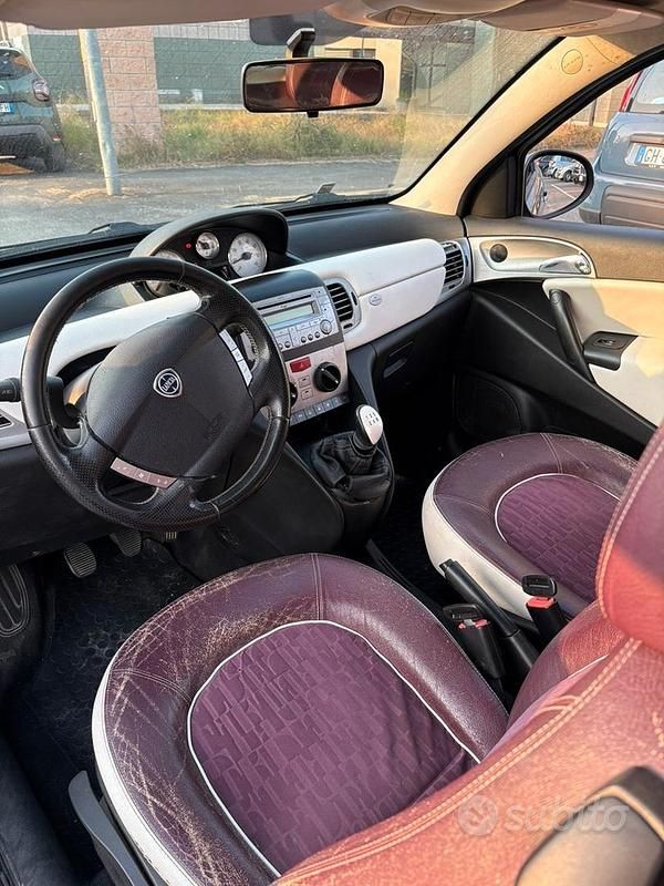 Usata Lancia Ypsilon 69 CV (50 kW) 2010 Nero Utilitaria