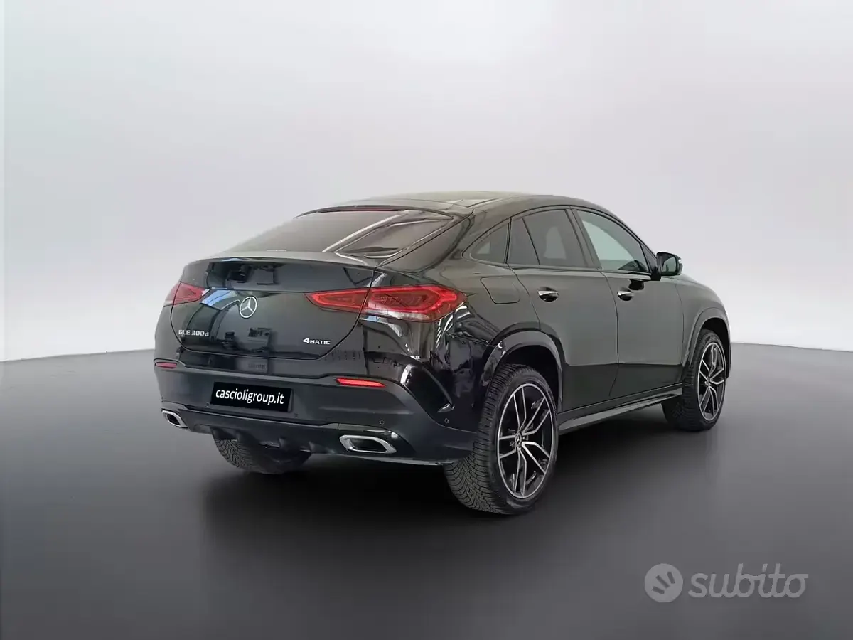Usata Mercedes GLE300 Premium Plus 272 CV (200 kW) 2023 Nero SUV