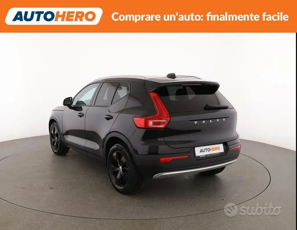 Usata Volvo XC40 Momentum 150 CV (110 kW) 2019 Nero SUV