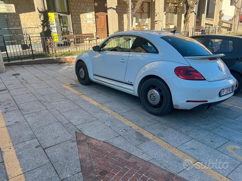 Usata VW Beetle 110 CV (80 kW) 2014 Bianco Utilitaria
