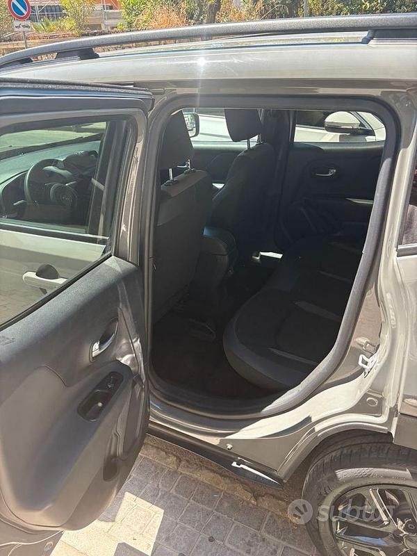 Usata Jeep Renegade 130 CV (95 kW) 2022 Grigio SUV