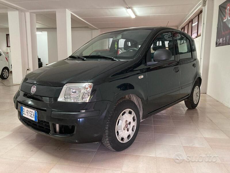 Usato 2011 Fiat Panda 1.2 Benzin 69 CV (4.500 €)