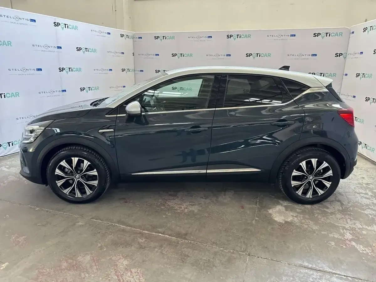 Usata Renault Captur Techno 143 CV (105 kW) 2023 Grigio SUV