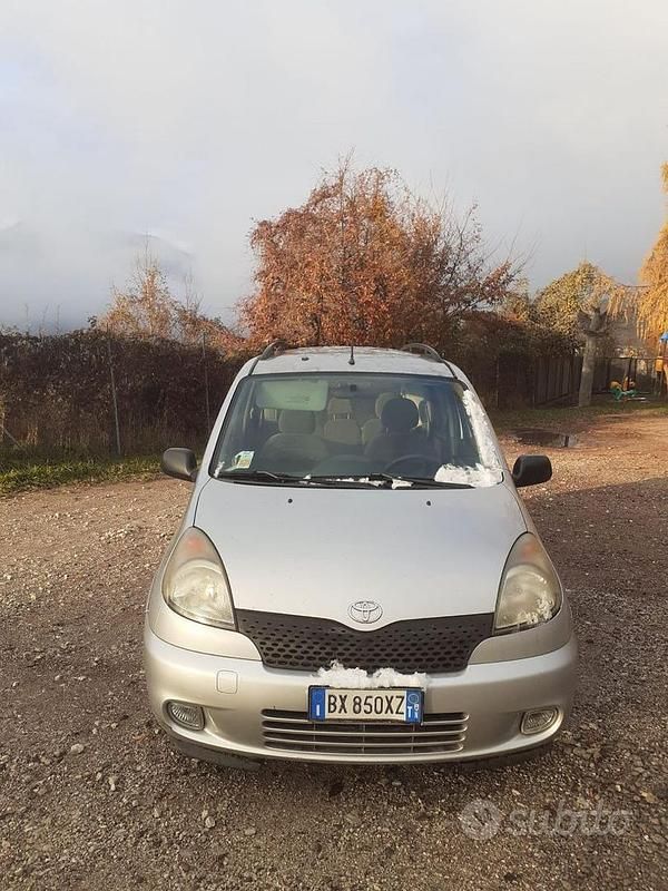 Usata Toyota Yaris 2002 Station wagon