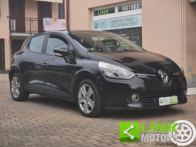 Nero Usata 2013 Renault Clio IV Tre volumi | 4900 € (Super prezzo) - Immagine 1/4