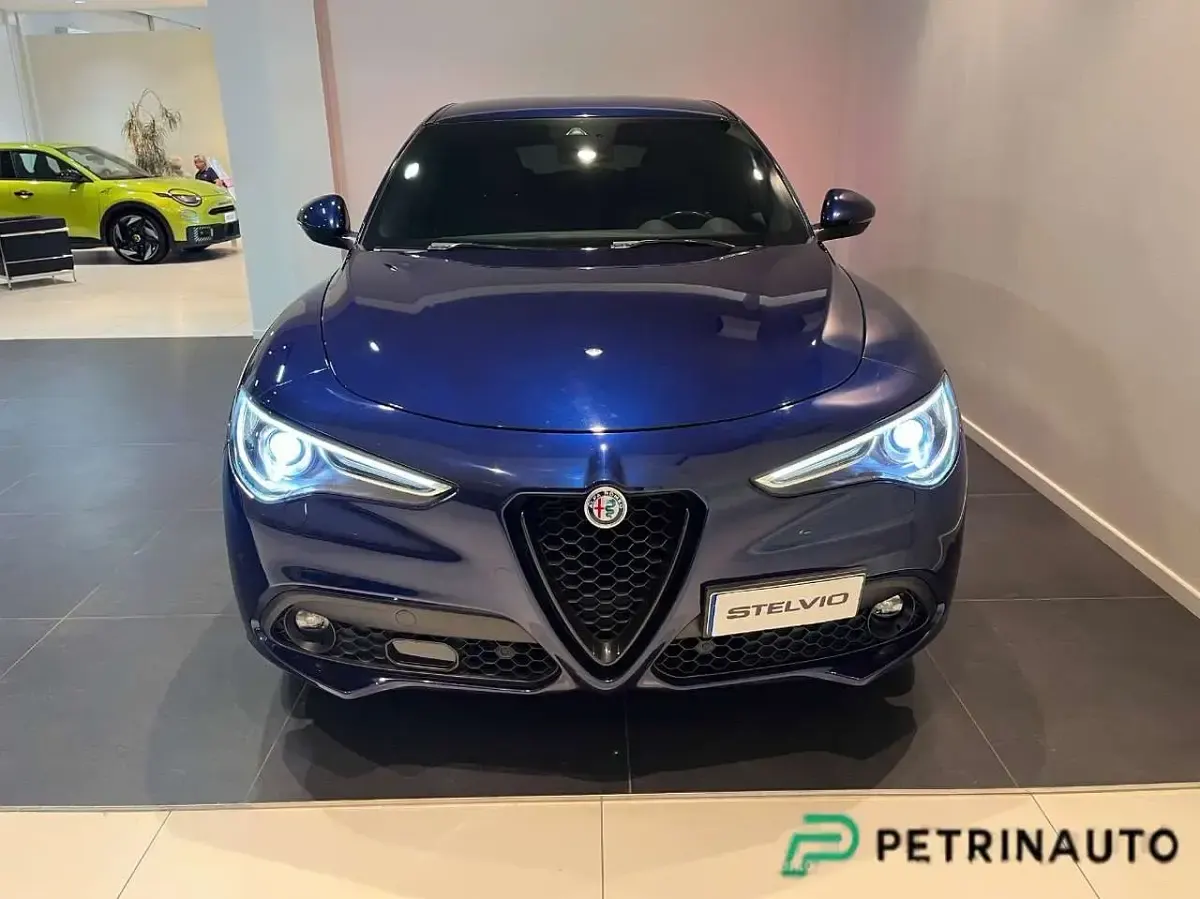 Usata Alfa Romeo Stelvio Veloce 209 CV (153 kW) 2021 Blu montecarlo met. SUV