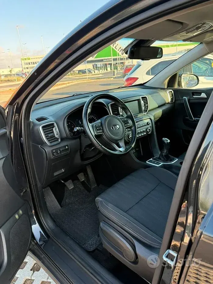 Usata Kia Sportage 117 CV (86 kW) 2017 Nero SUV