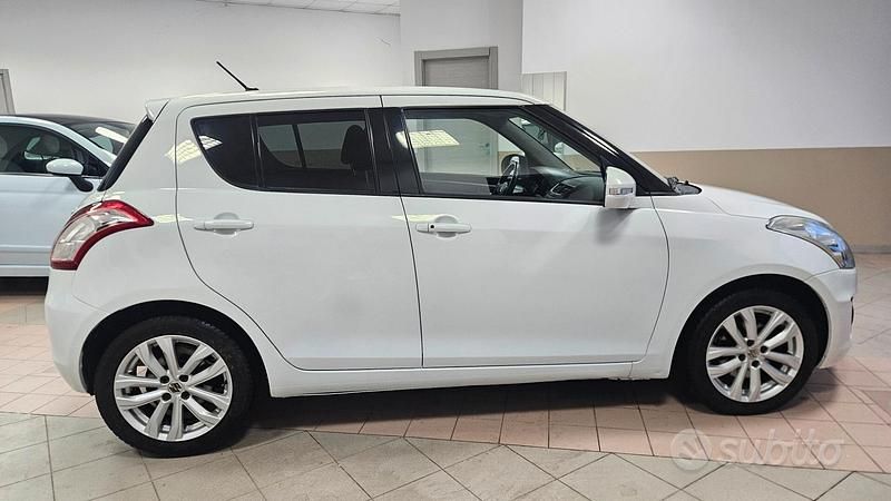 Usata Suzuki Swift Cool 75 CV (55 kW) 2014 Bianco Utilitaria