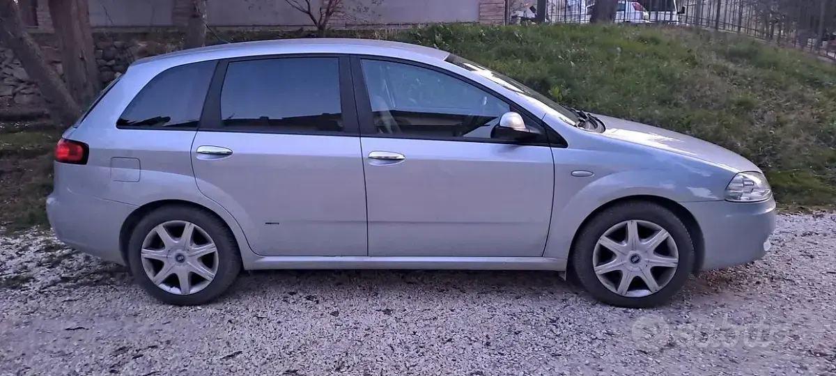 Usata Fiat Croma 120 CV (88 kW) 2006 Grigio Station wagon