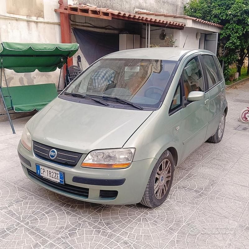 Usata Fiat Idea 70 CV (51 kW) 2004 Monovolume