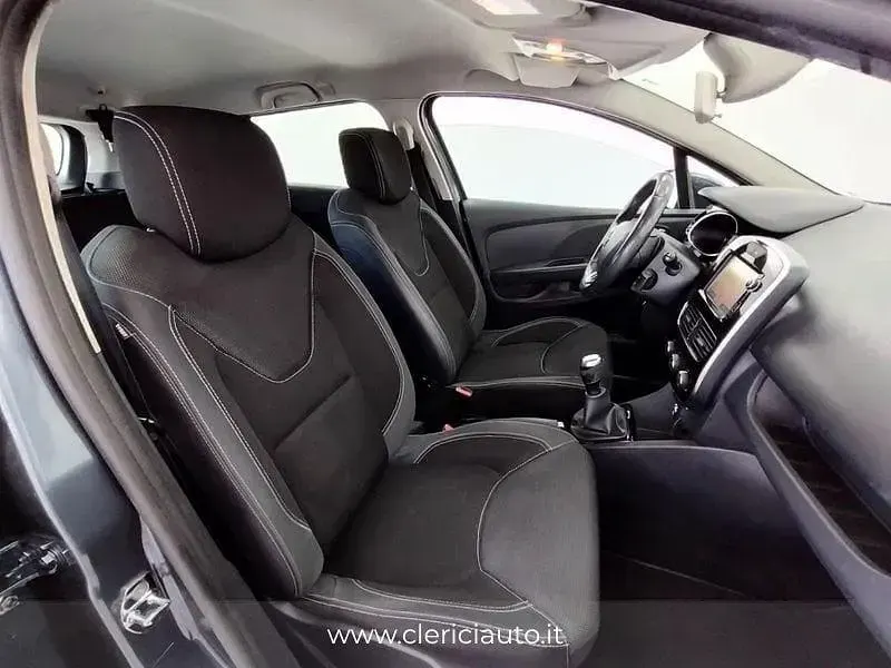 Usata Renault Clio Zen 75 CV (55 kW) 2017 Grigio Station wagon