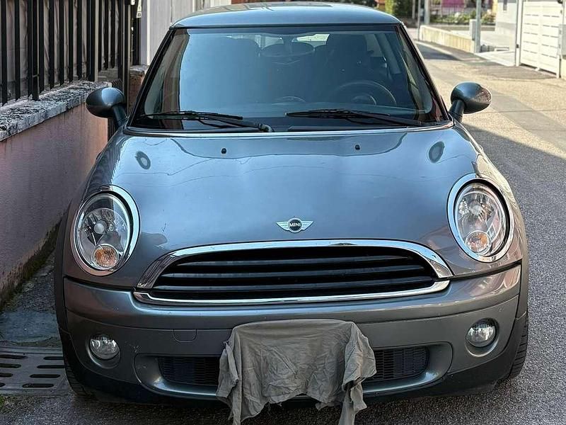 Usata Mini ONE 75 CV (55 kW) 2010 Grigio Utilitaria